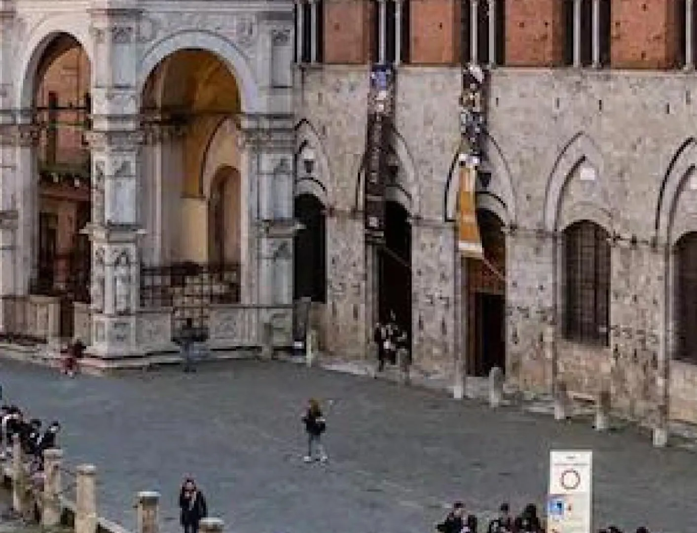 The Balcony Suite - Piazza Del Campo Siena 0*,  Włochy