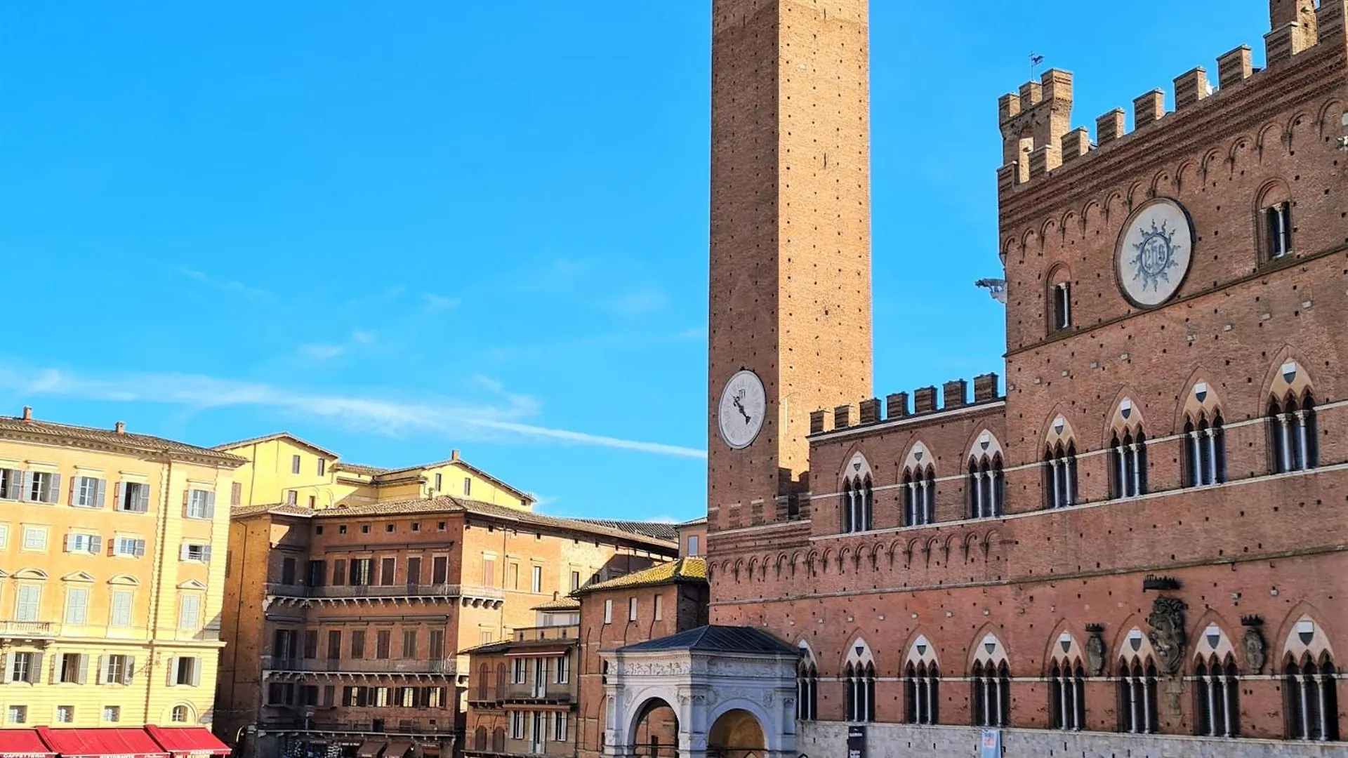 Apartment The Balcony Suite - Piazza Del Campo Siena